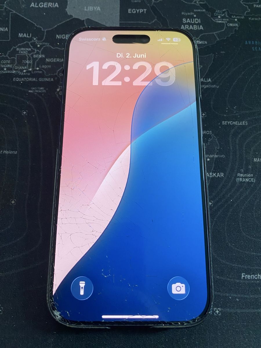 Apple Telefoni cellulari / Smartphones: iPhone 17 Pro 256GB Deep Blue | Display defekt – Usato da Wolfhausen venduto da vins_zh 1