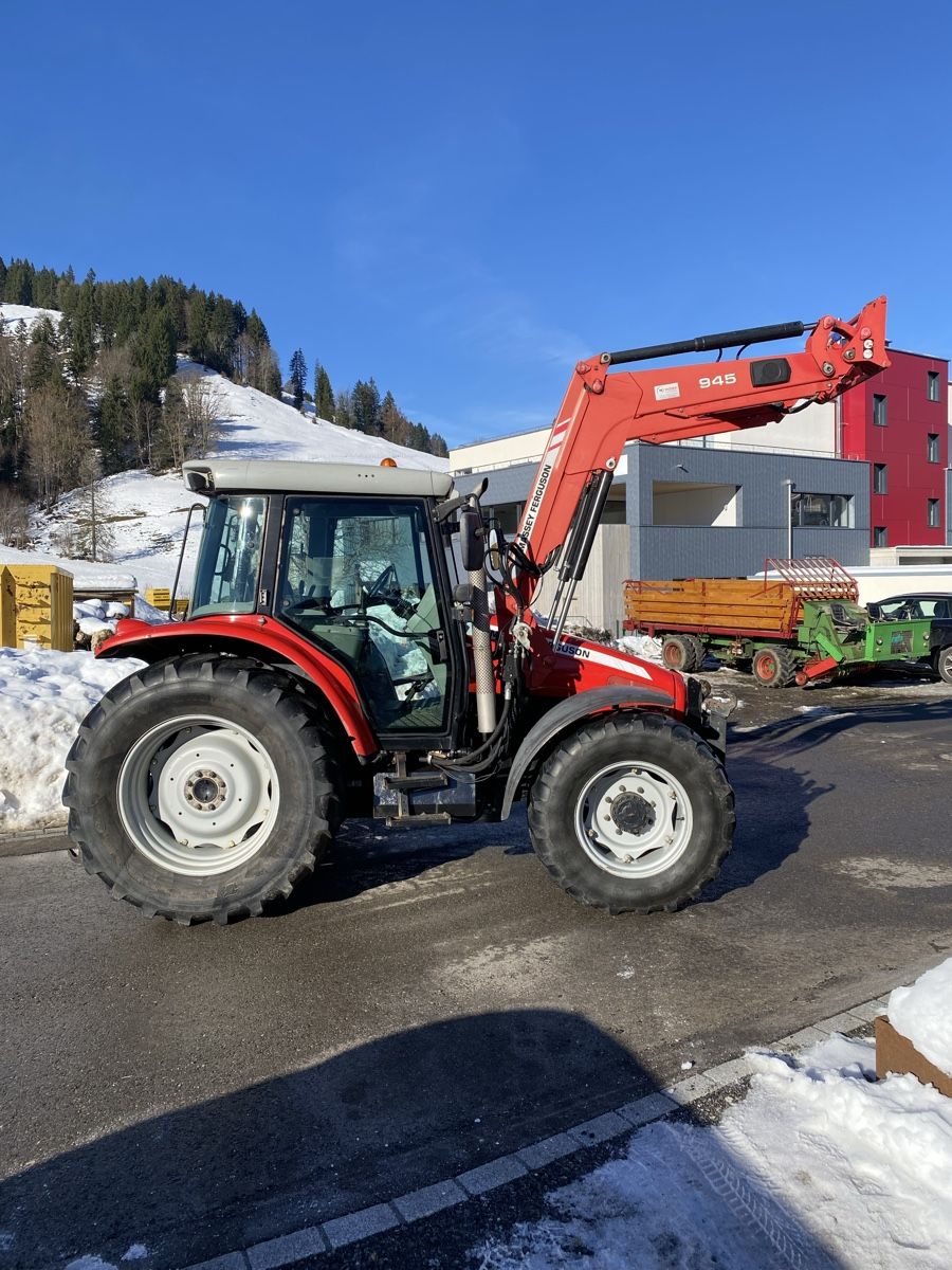 Massey Ferguson Trattori: Massey Ferguson 5445 – Usato da Wädenswil venduto da Grischabarth 2