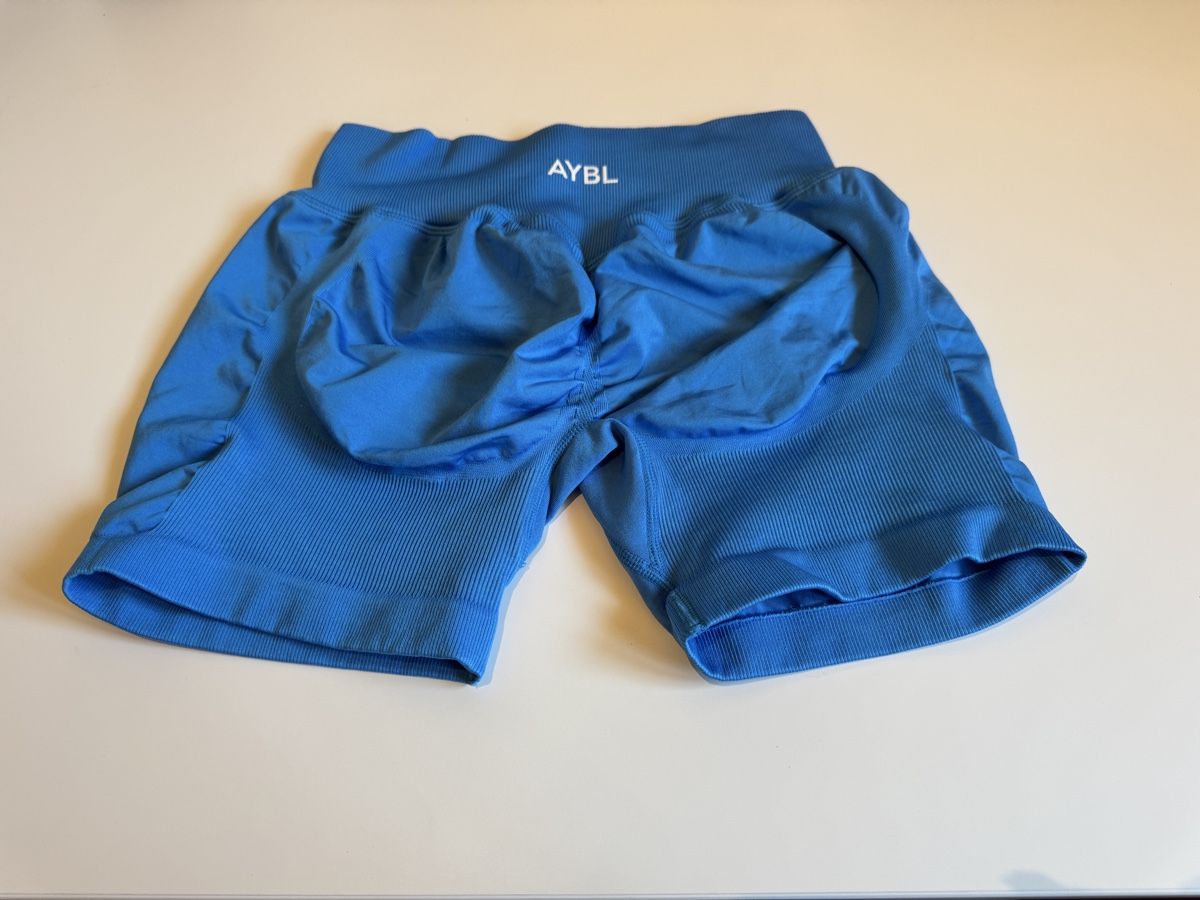 Aybl Leggings: AYBL Adapt Seamless Shorts 4.5’’ taille M – Nuovo (secondo la descrizione) da Athenaz (Avusy) venduto da mae_z5lc 1