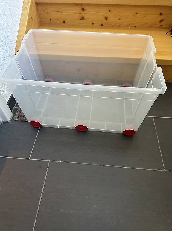 Behälter & Ähnliches: Plastik-Box auf Räder – Gebraucht aus Hochfelden von sus_776p 1