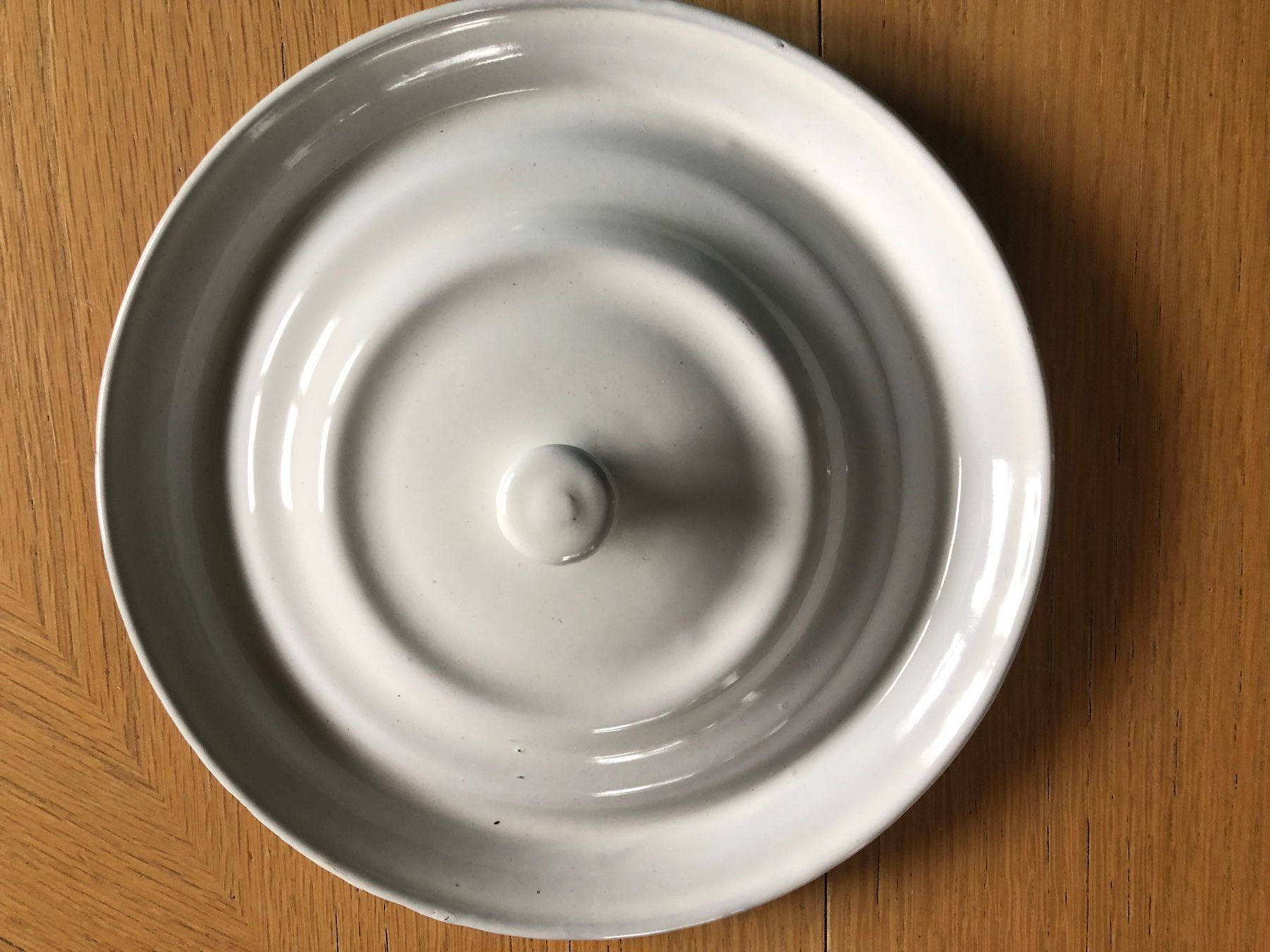 Ciotole: Antiker Emaille Deckel Shabby Chic – Usato da Schübelbach venduto da Dolly990_2