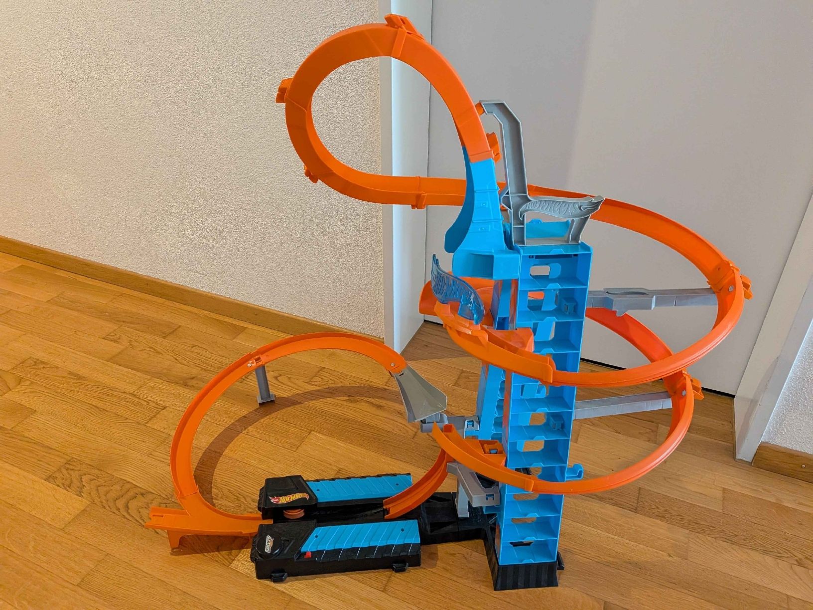 Hot Wheels Piste: Hot Wheels Sky Crash Tower – Usato da Illnau venduto da iwo_jyy5