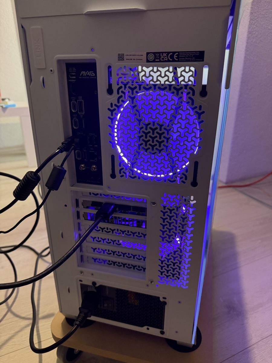 Amd PCs: Gaming PC AMD 7 9800X3D – Neu (gemäss Beschreibung) aus Schaffhausen von Targus901 3