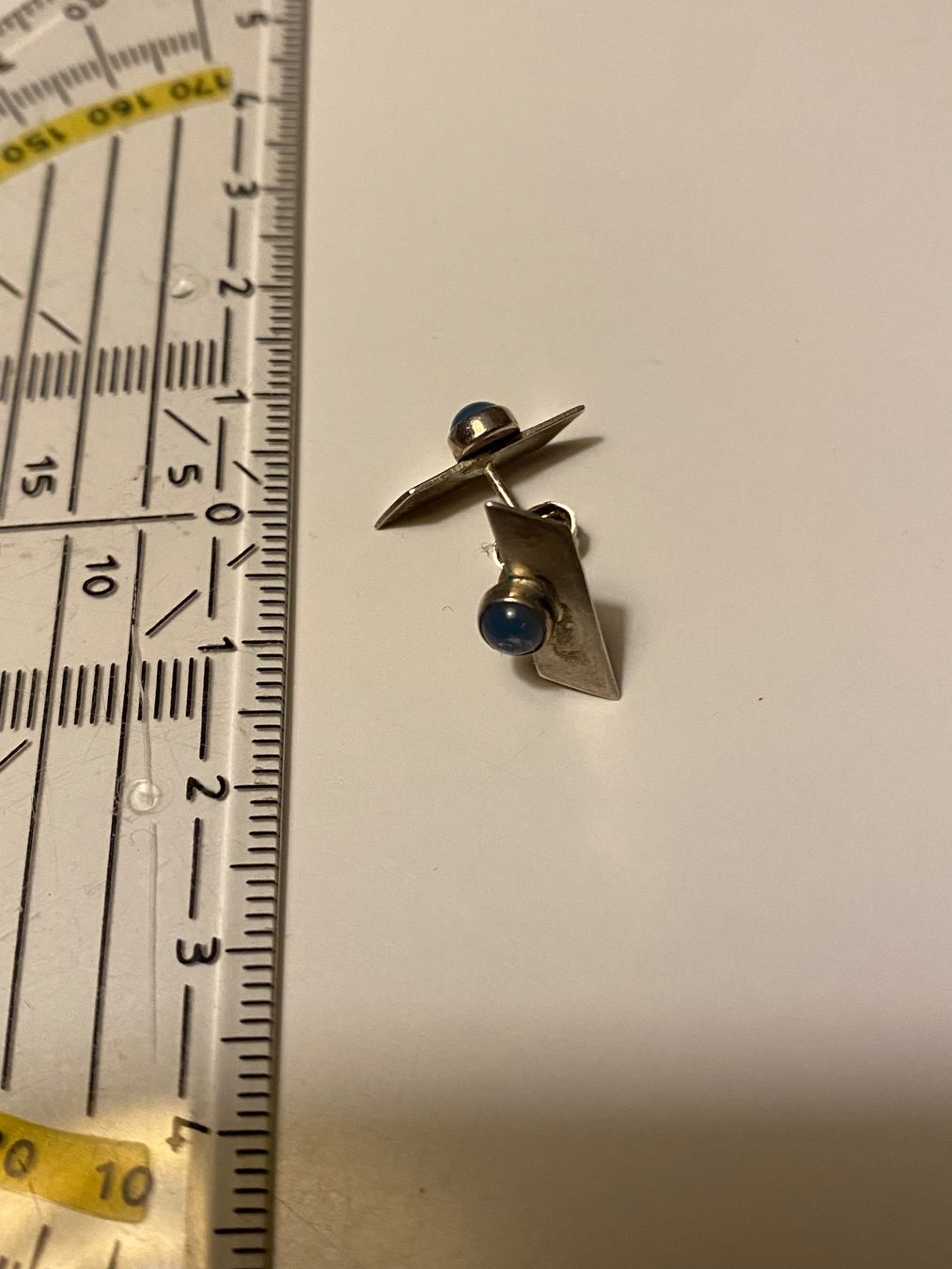 Orecchini pendenti & Orecchini a lobo: Vintage Ohrstecker Silber mit blauem Stein – Usato da Basel venduto da NormaJean01