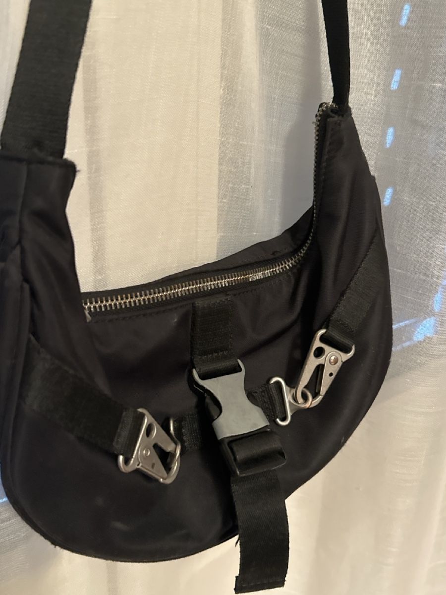 Asos Borse da donna: Schwarze Umhängetasche – Usato da Neuenegg venduto da kar_smg9 1