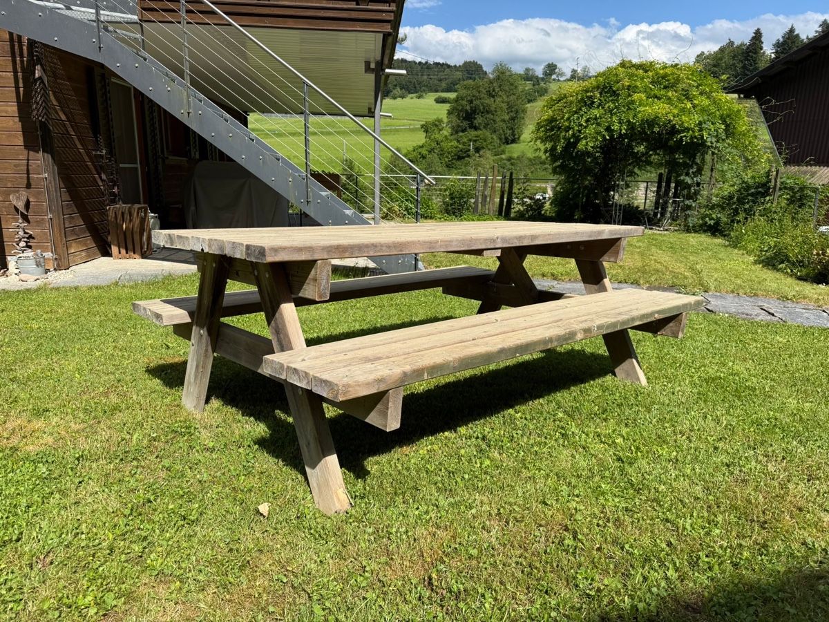 Tavoli: Holztisch druckimpregniert – Usato da Wolhusen venduto da flu_z5dx 1
