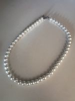 Beautiful pearl necklace 
