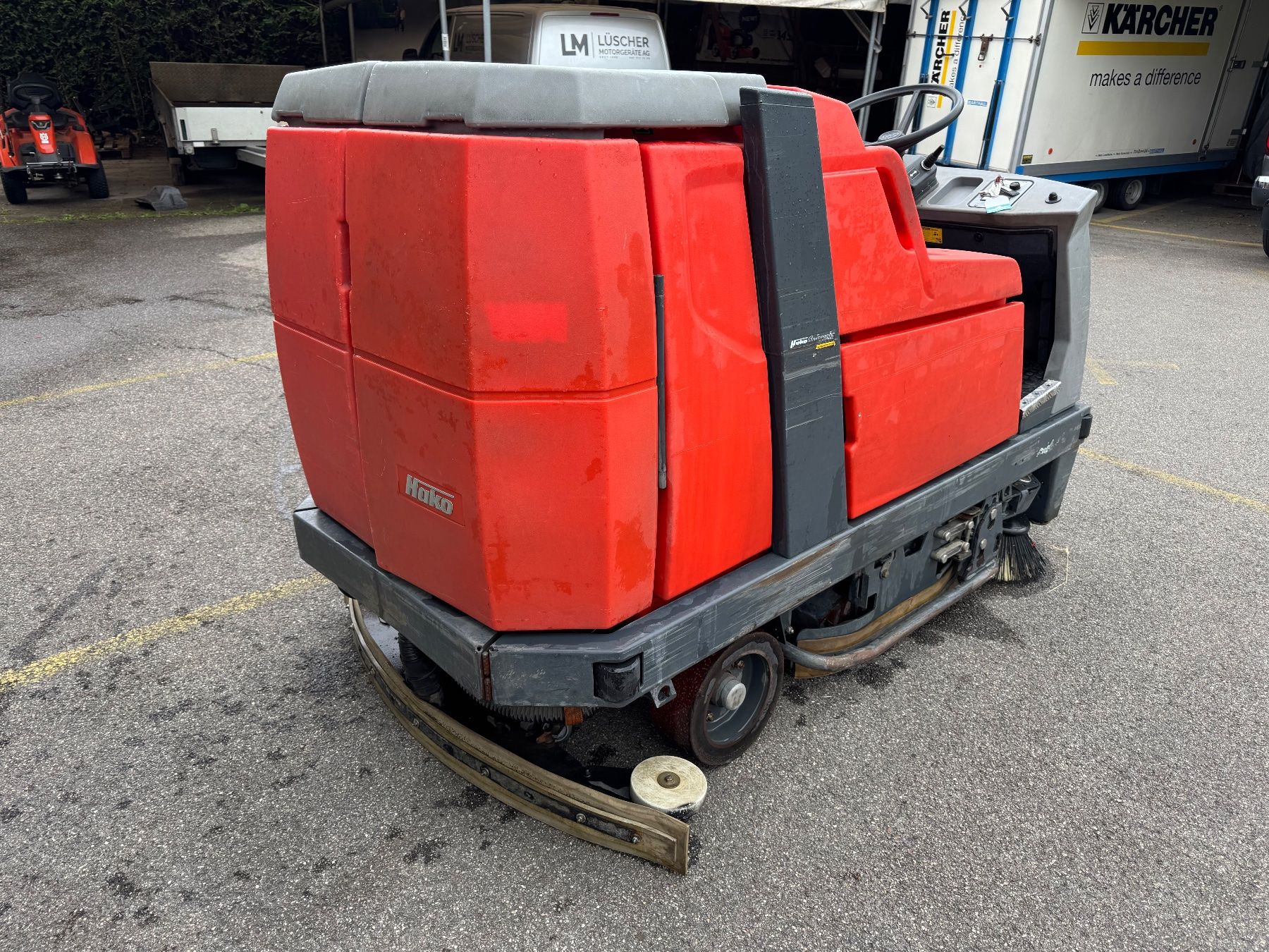Hako Toutes les machines: Scheuersaugmaschine Hako B310R gebraucht – D'occasion à Zäziwil par Motorgeraete 4