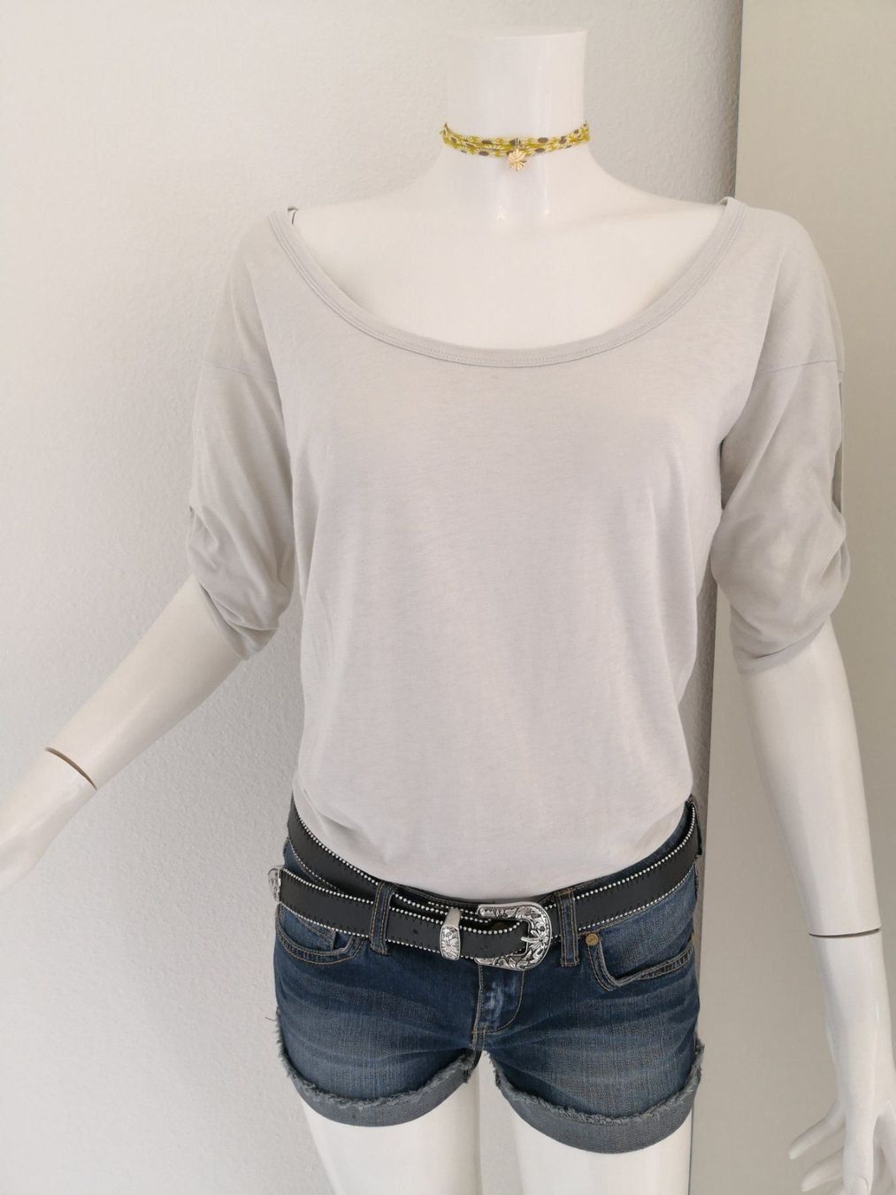 Mango T-shirt: 🤩MANGO LANGARM T-SHIRT HELLGRAU & ARMANI P. – Usato da Olten venduto da Naja-Twins-Twins 1