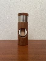 Schlichter swiss made Nussknacker Nussbaum Holz Nusspresse