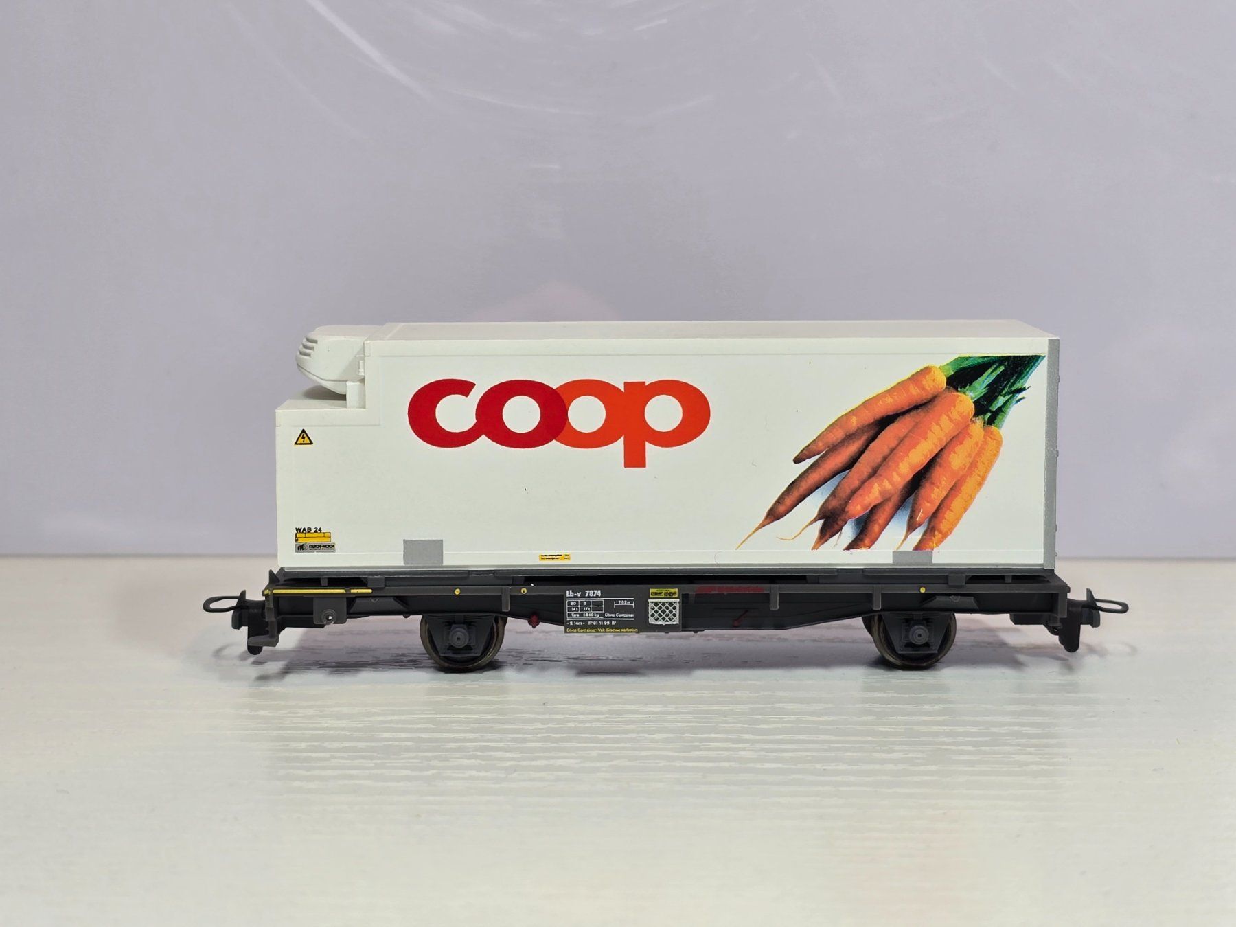 Bemo Modelleisenbahnen: Bemo 2269127, RhB, Coop - Container, Karotte, Rüebli, Neu – Neu und originalverpackt aus Kloten von Nicola2 3