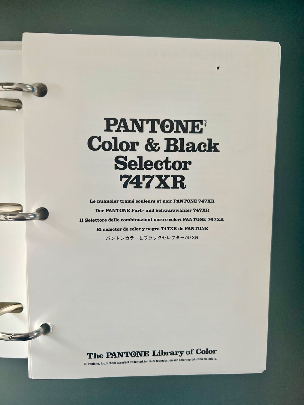Raccoglitori: 5 Ordner /Bände Pantone Color Guide – Usato da Bolligen venduto da JaMiJe 1