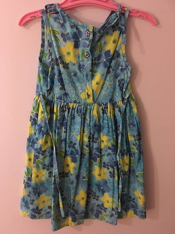 Robes et jupes: Kinderkleidli hellblau Grösse 104 – D'occasion à Rothenburg par Flaeckly 1