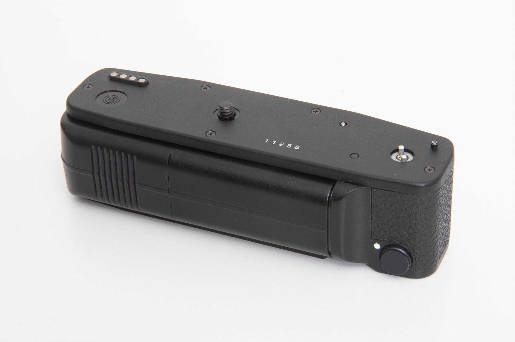 Leica Fotocamera: Leica Leitz Motor Winder R3 – Difettoso da Lausanne venduto da Phlox02 2