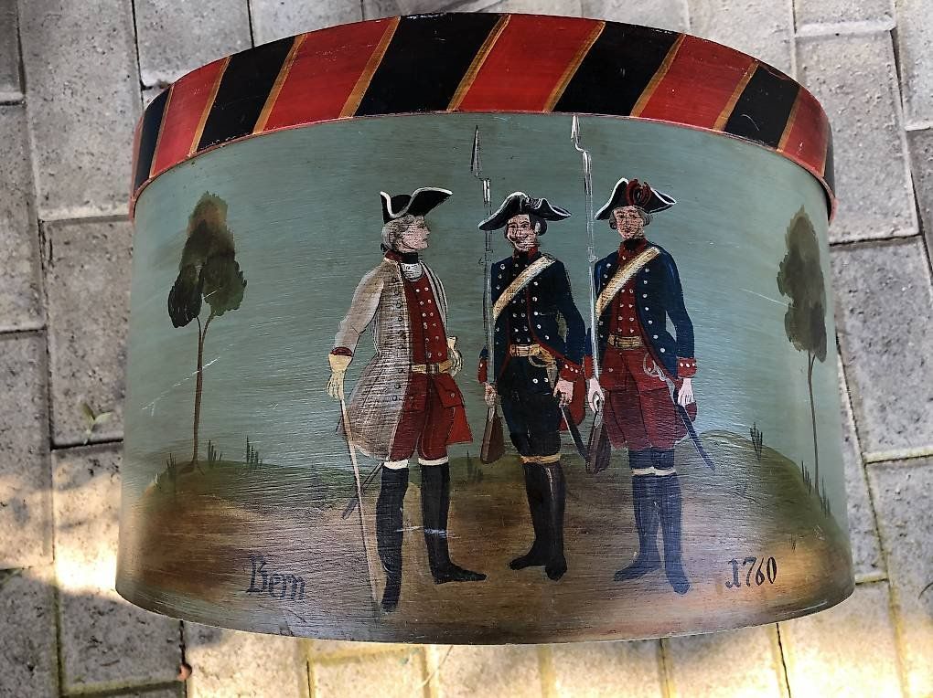 Foto & Immagini: Antike bemalte Holzdose, Unikat Soldaten, Bern Stadtwache – Usato da Koblenz venduto da Forellenteich 4