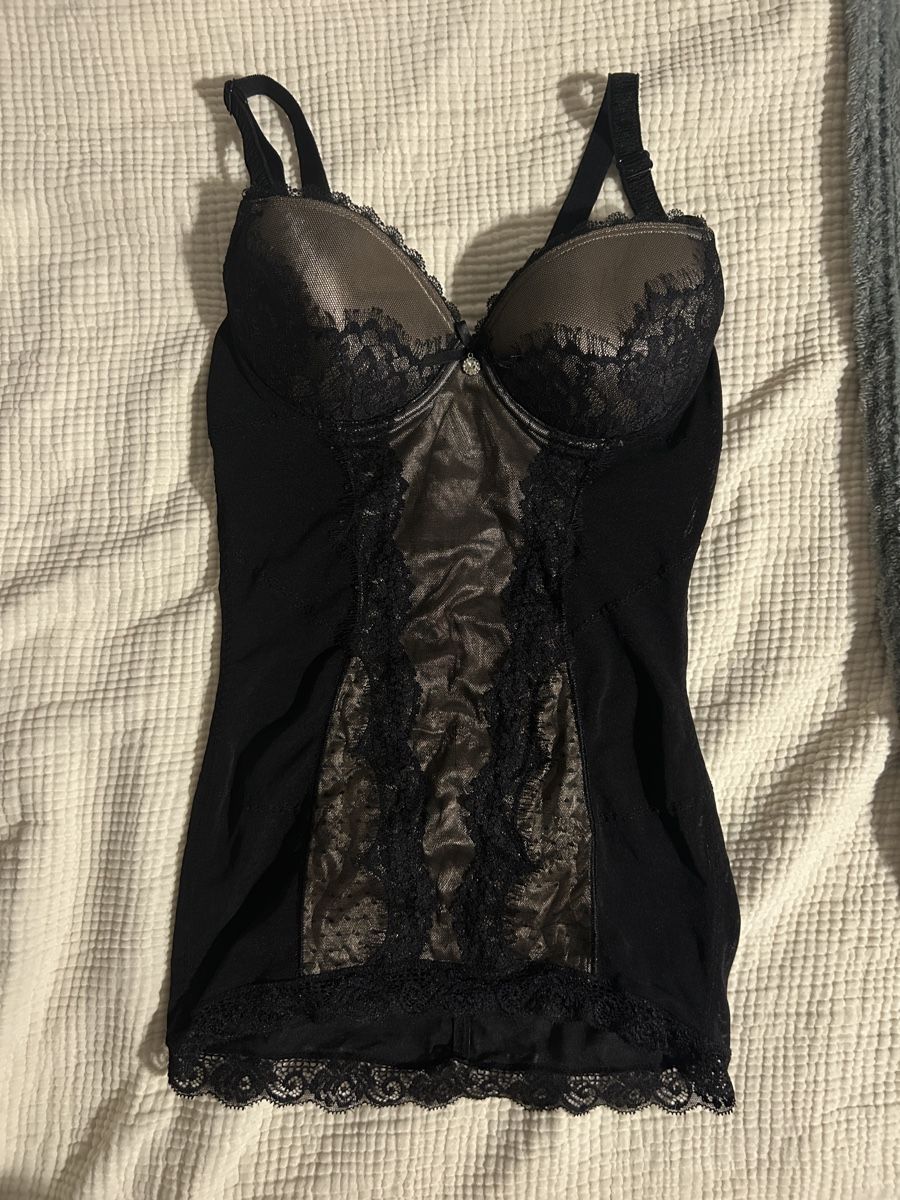 Top: Corset Top – Nuovo (secondo la descrizione) da Horgen venduto da mar_9yv7