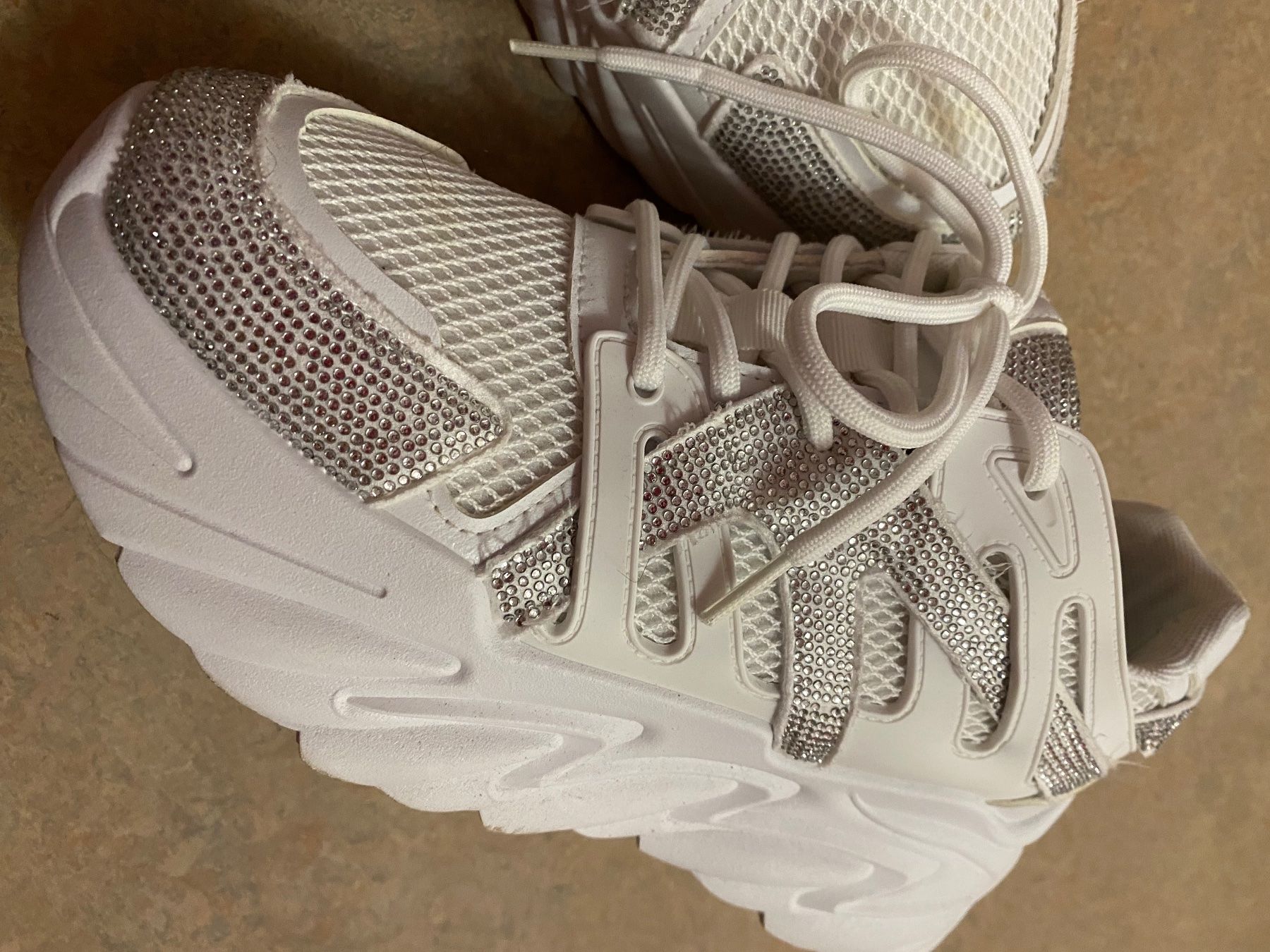 Scarpe da donna: Damen Sneaker mit Strasssteinen Gr.39 – Nuovo (secondo la descrizione) da Uster venduto da SAMMELPOST 4