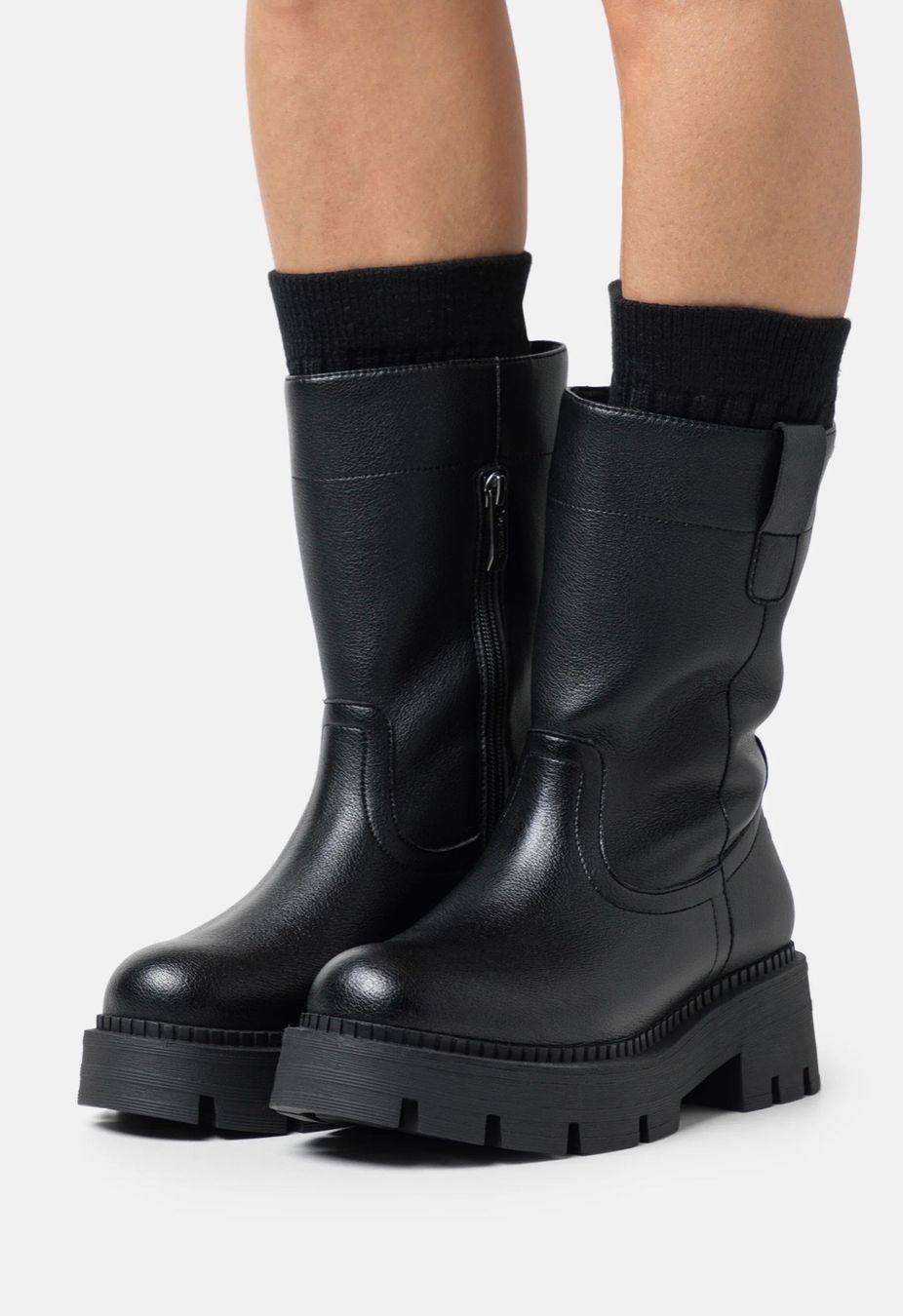 Tamaris Scarpe da donna: Plateaustiefel schwarz von Tamaris – Usato da Riedholz venduto da rebeccas 9