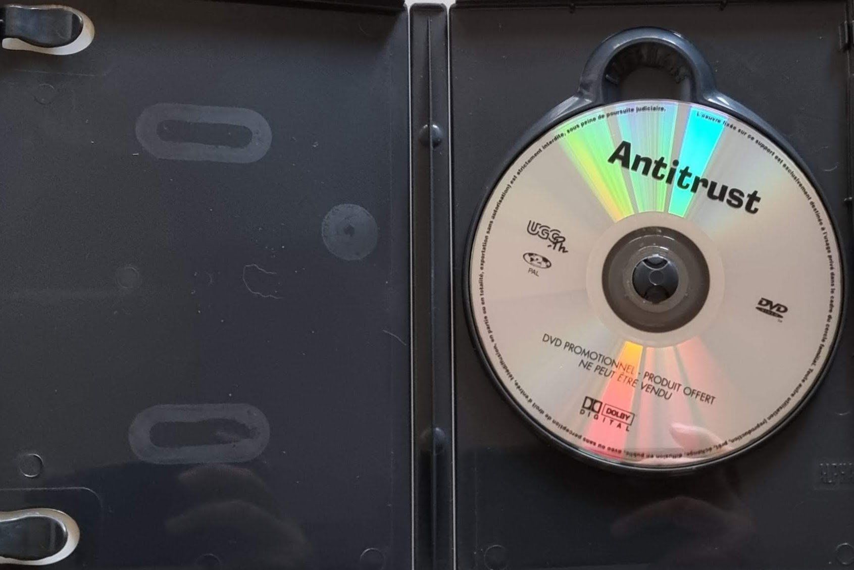 Tutti i DVDs: Antitrust (2001) – Usato da La Tour-de-Peilz venduto da Resize 2