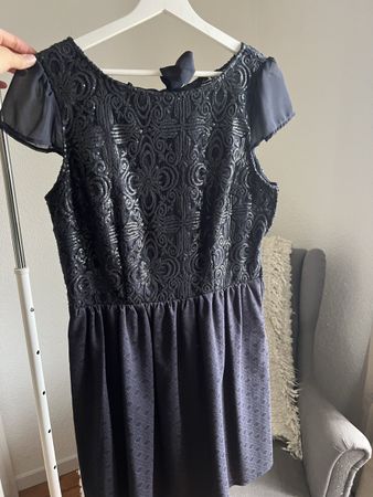 Elegantes Kleid von Naf Naf