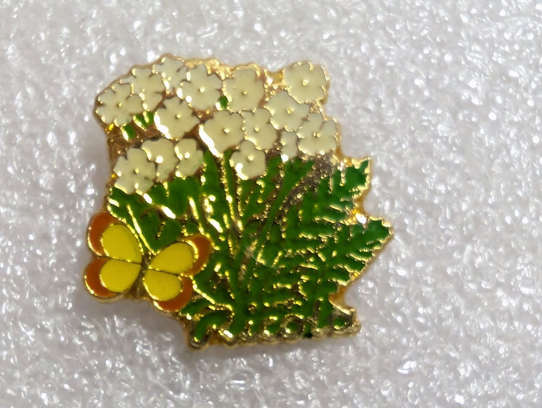 Plaketten & Abzeichen: Ansteckpin 298: Ricola – Gebraucht aus Oppligen von Pin-Fall-Shop