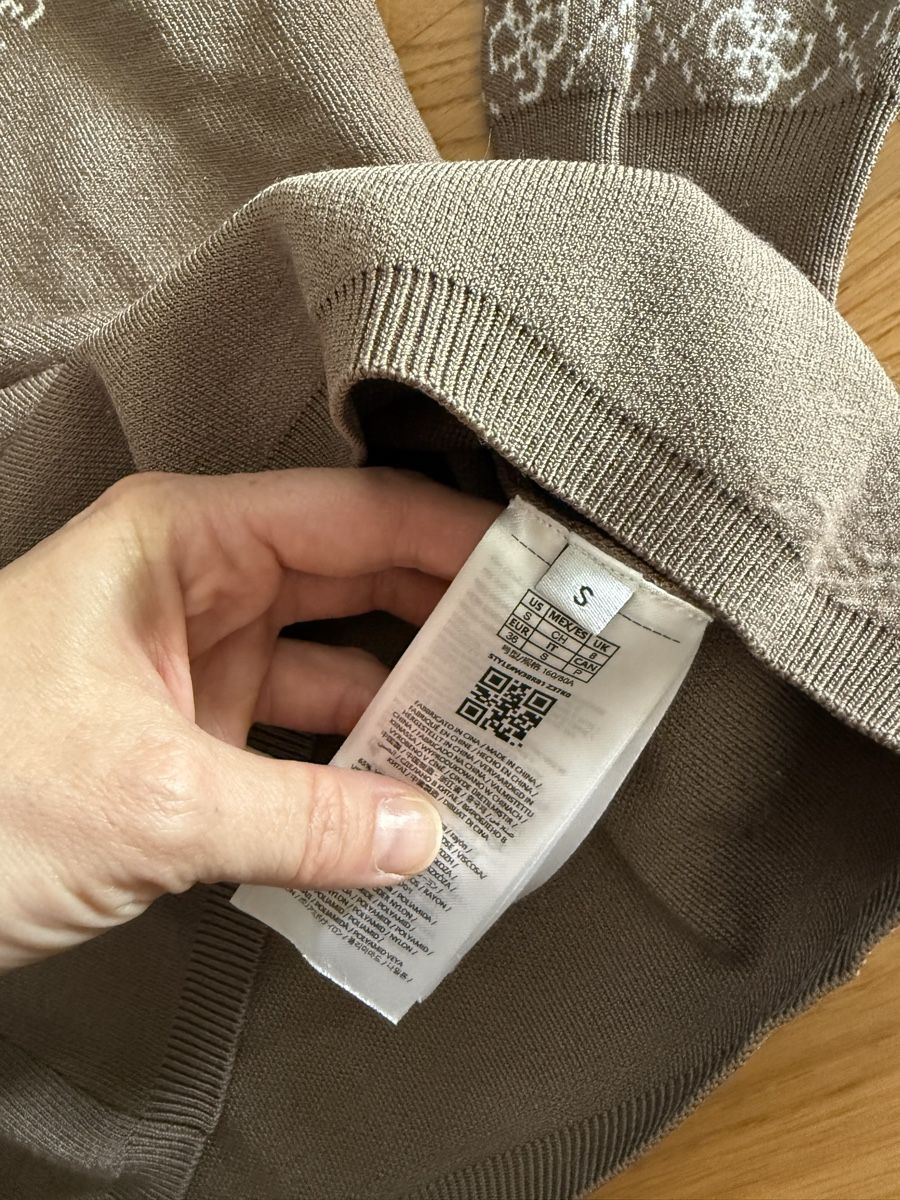 Guess Maglioni & Felpe: Guess Pullover S – Usato da Pratteln venduto da and_d9fc 3