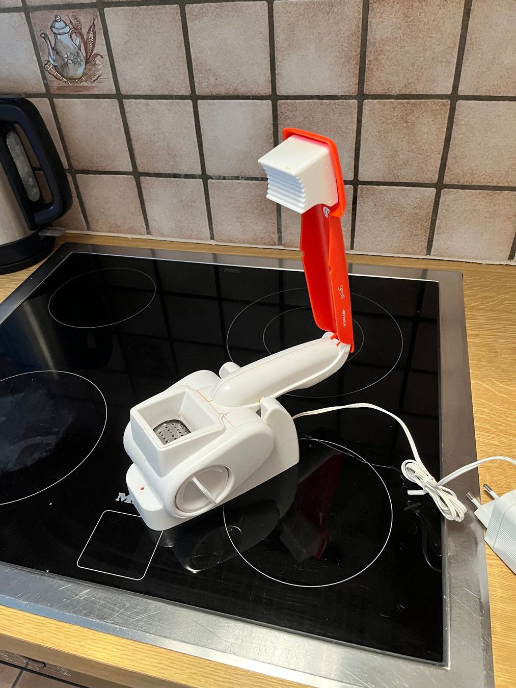 Appareils de cuisine: Râpe à fromage électrique – D'occasion à Nyon par vit_j99t 1