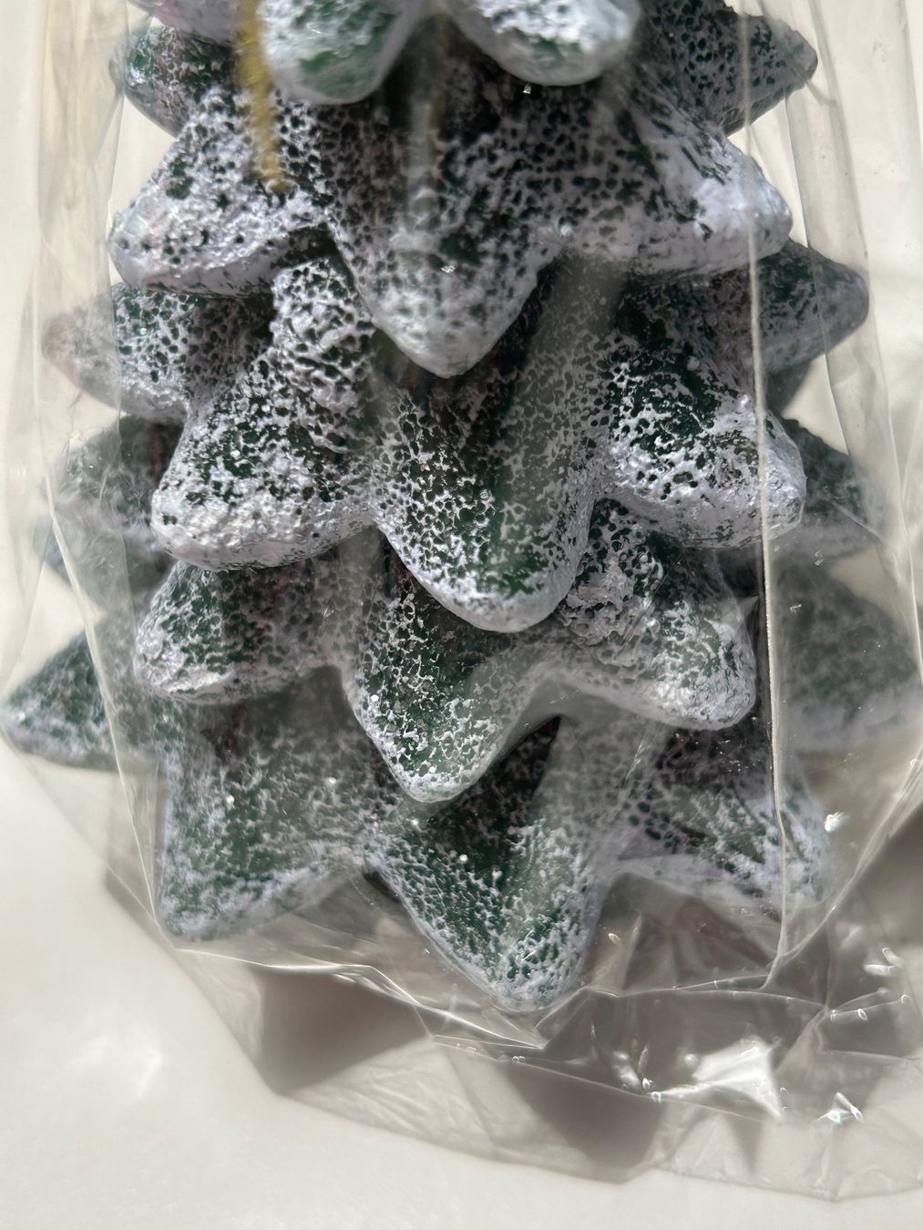 Candele: Originelle Kerze "verschneiter Tannenbaum" – Nuovo e nell'imballaggio originale da Bern venduto da Smile-2707 1