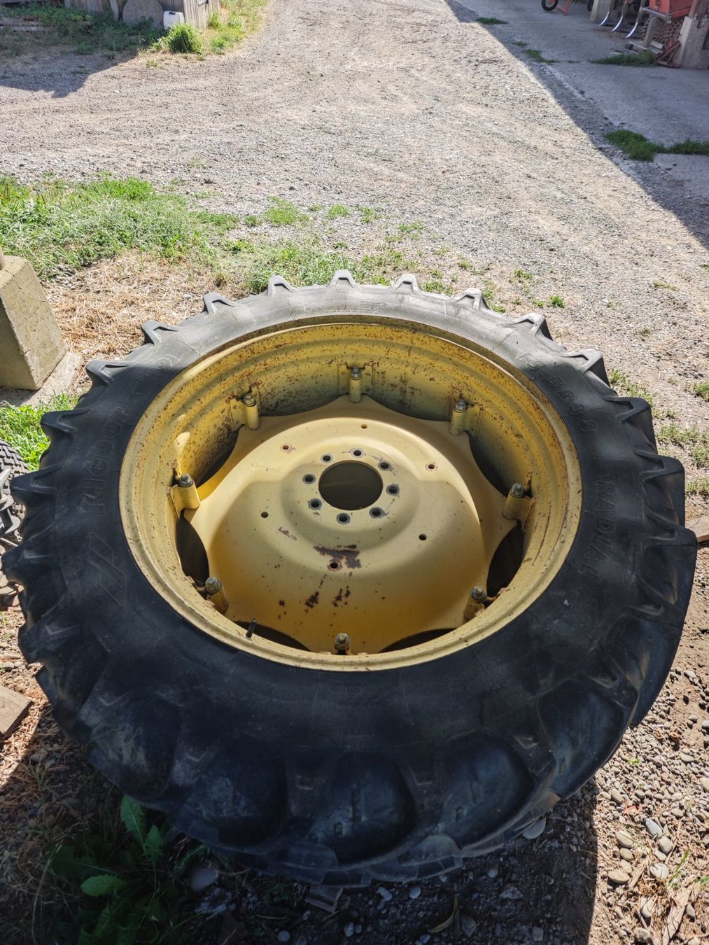 John Deere Tracteurs: John Deere Räder – D'occasion à Oberhasli par Steyr8180