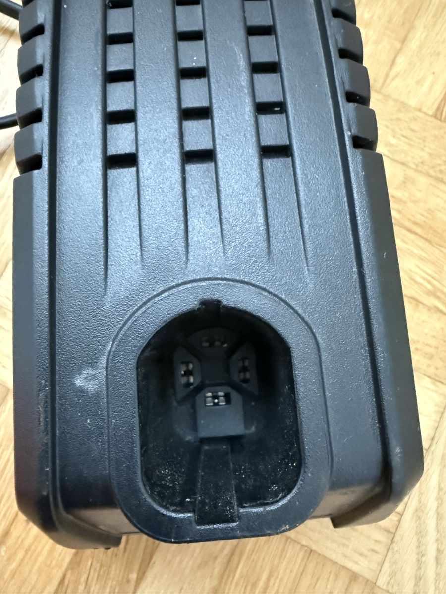 Einhell Caricatori & Batterie: Einhell LG RT-CD 14.4/1 Ladegerät – Usato da St. Gallen venduto da besi97 6