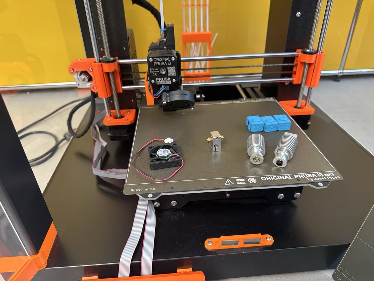 Prusa Stampanti 3D: PRUSA I3 Mk3s, OctoPI, MMU2 5 Farben Druck und LED – Difettoso da Gurmels venduto da Nero82 6