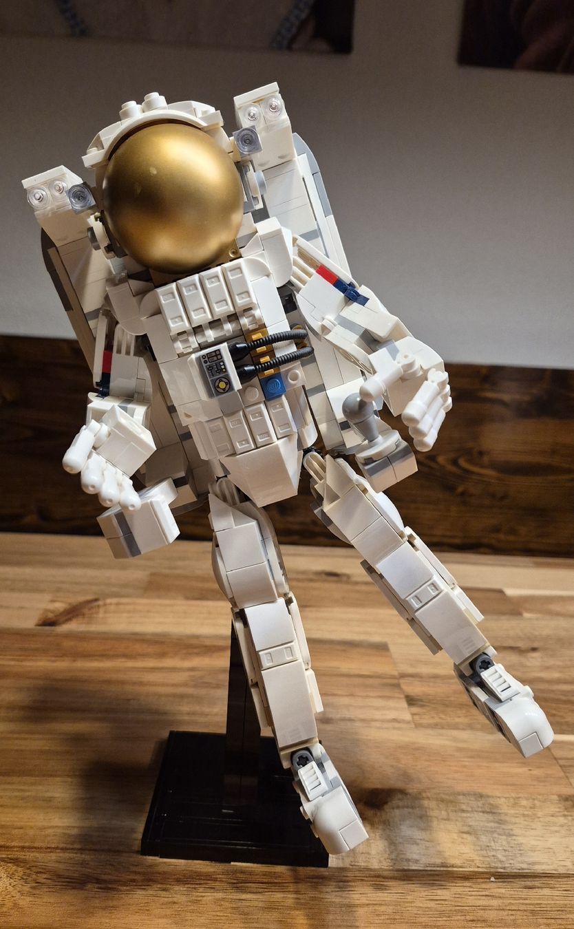 Lego Giocattoli: Lego Astronaut – Usato da Hochdorf venduto da luna36