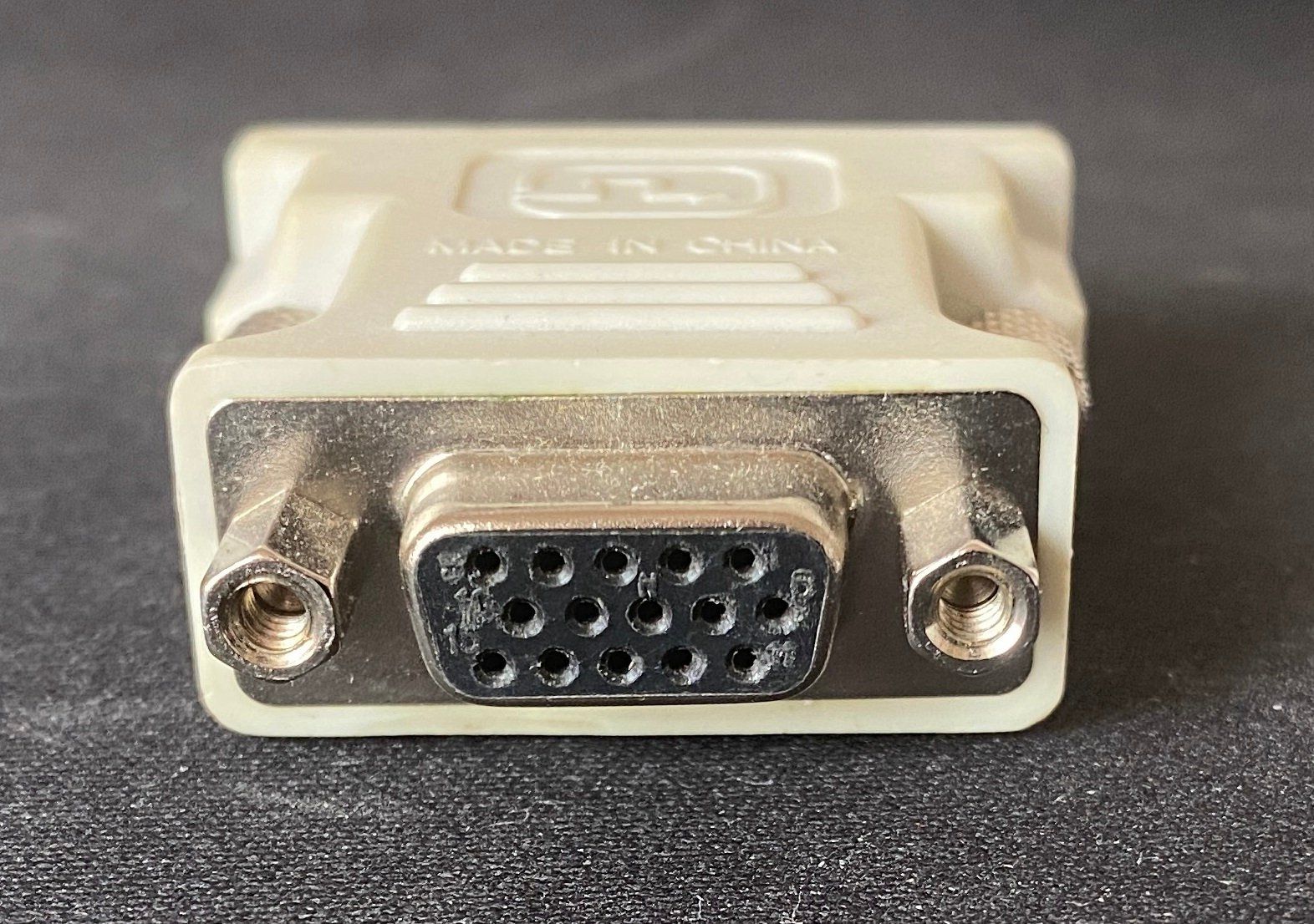 Unità & Adattatore: DVI - VGA Adapter – Usato da Winterthur venduto da YaV 2