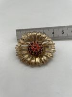 Vintage Brosche, vergoldet mit roten Steinen, Top Zustand!
