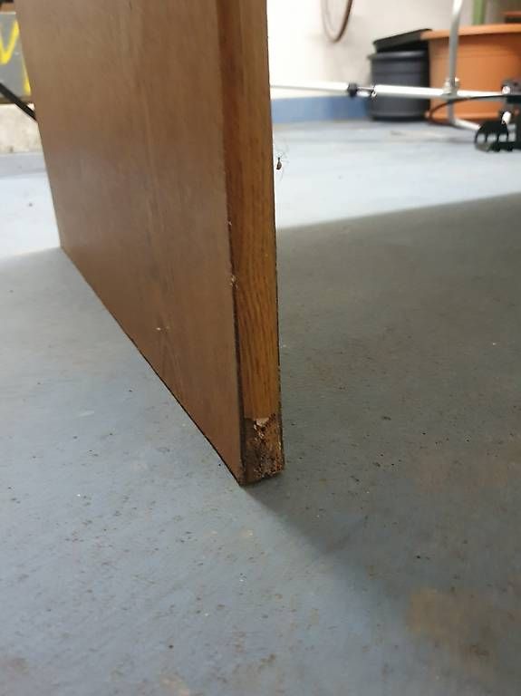Tavoli: GRATIS - Kleiner Tisch aus Presspanplatten – Usato da Neuhausen venduto da Val3e_ 1