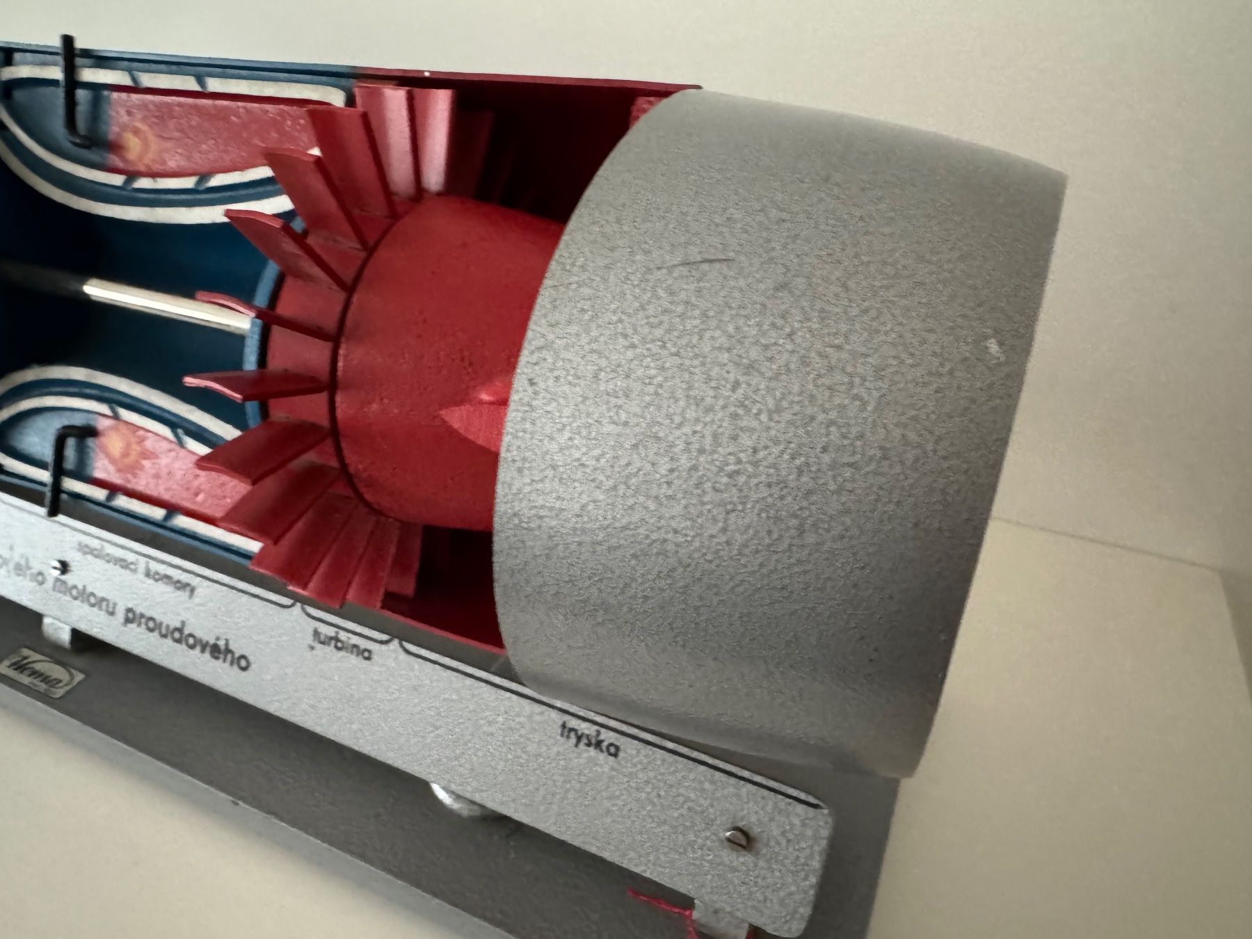 Kits de montage: Turbine mit Kompressor (Schnittmodell) – D'occasion à Winterthur par Arma3 3