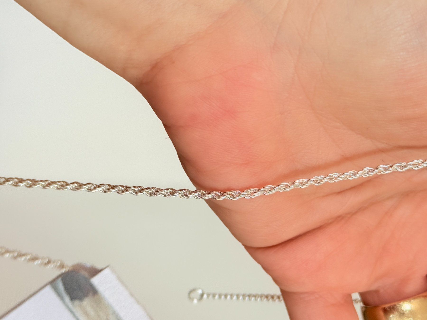 Catenine: Chaîne Lovisa avec étiquette neuve – Nuovo e nell'imballaggio originale da Genève venduto da AGBERG 1