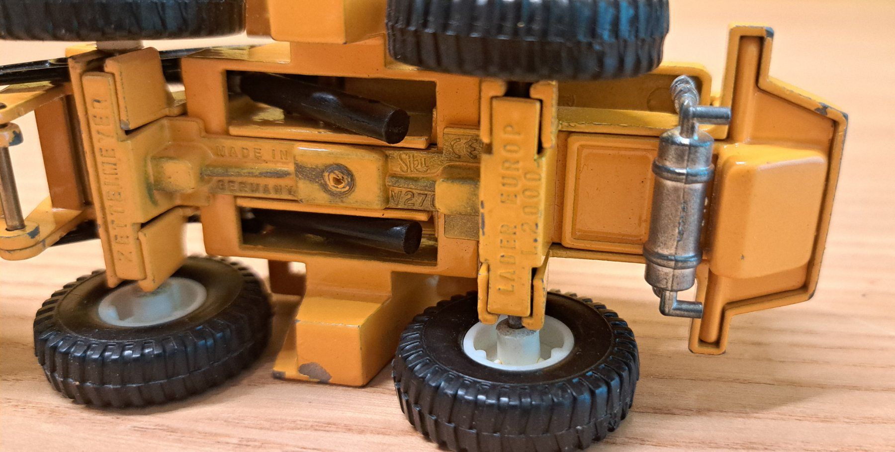 Siku Kit di modellismo & Modellini statici: Zettelmeyer / Siku / V270 / Lader Europ, L2000 – Usato da Dietlikon venduto da kosta.katoglou 9