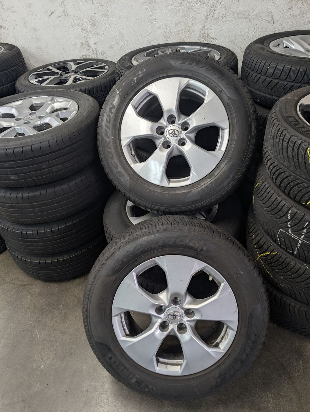 Felgen: Toyota Felgen – Gebraucht aus Dürrenäsch von Pneu-Idris