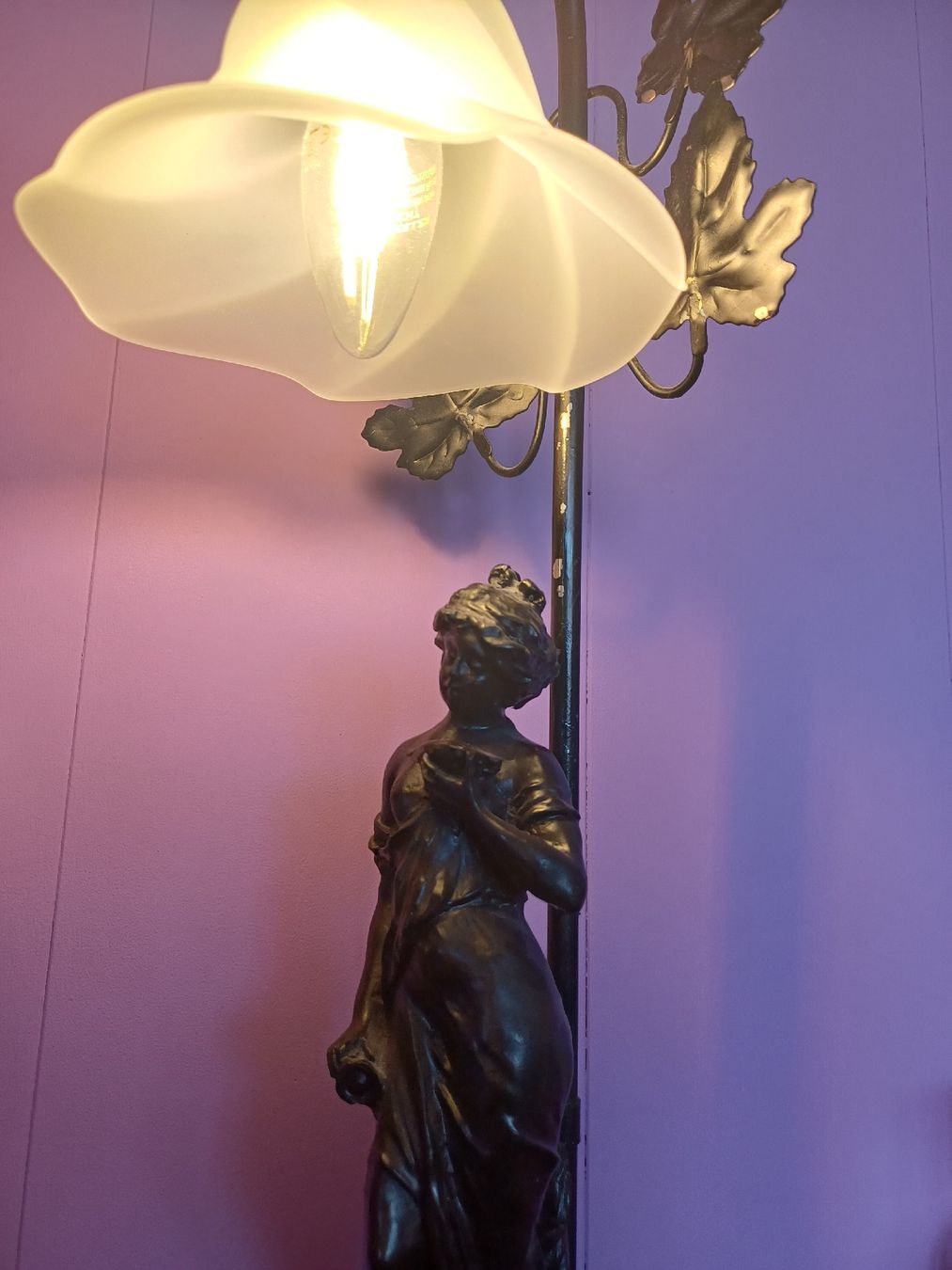 Lampade: Antike Jugendstil Lampe mit Frauenfigur – Usato da Nassen venduto da verrueckt 6