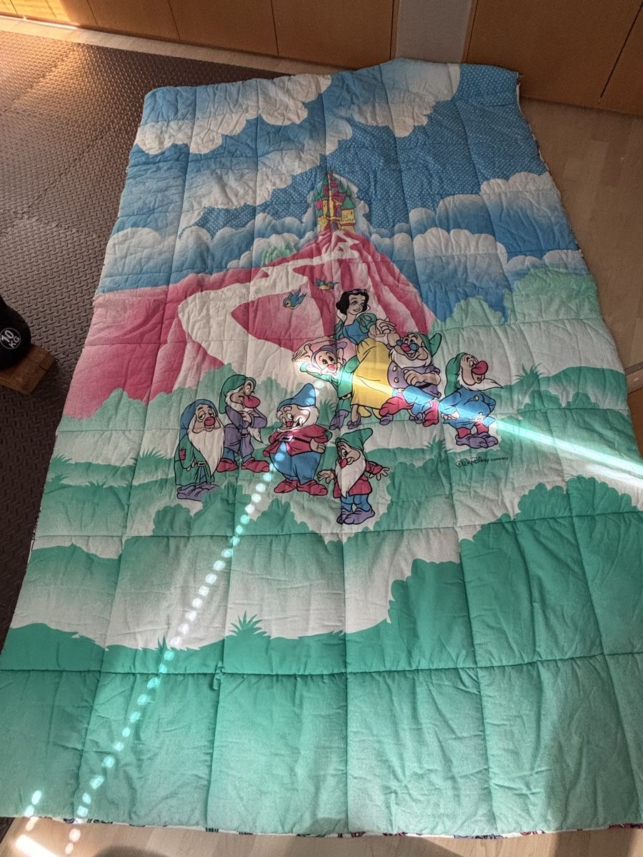 Decken: Kinder Steppdecke mit Schneewittchen Motiv – Gebraucht aus Goldach von Eme