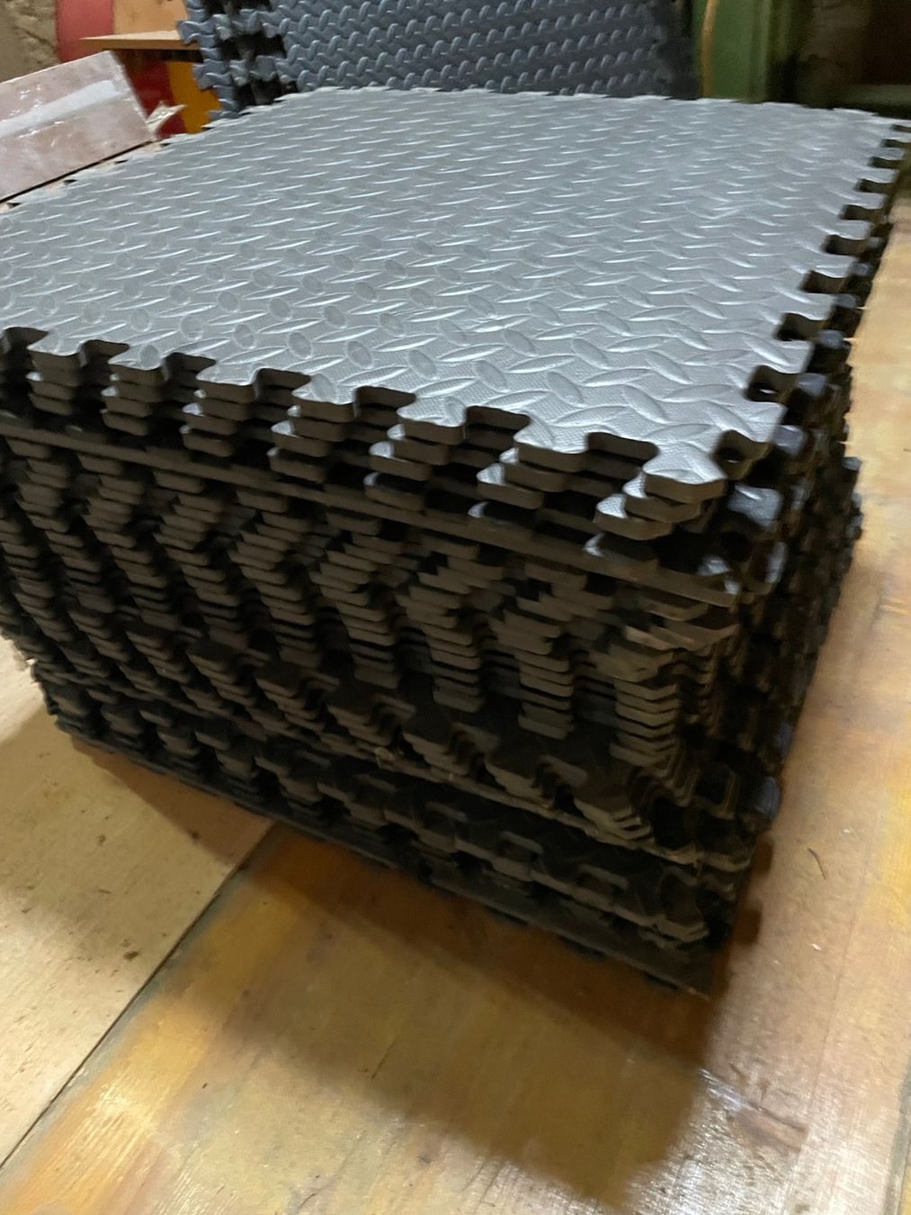Tappetini fitness: Bodenschutzmatten Merox 60x60cm – Usato da Wil ZH venduto da El_Bicho 2
