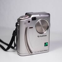 Defekt: Fujifilm FinePix 4700 Zoom Digitalkamera