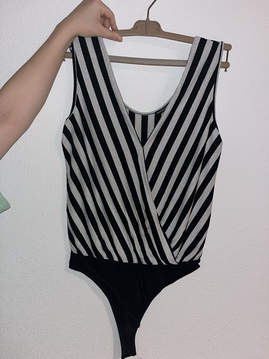 T-shirt: Striped bodysuit – Nuovo (secondo la descrizione) da Zürich venduto da ste_89cs