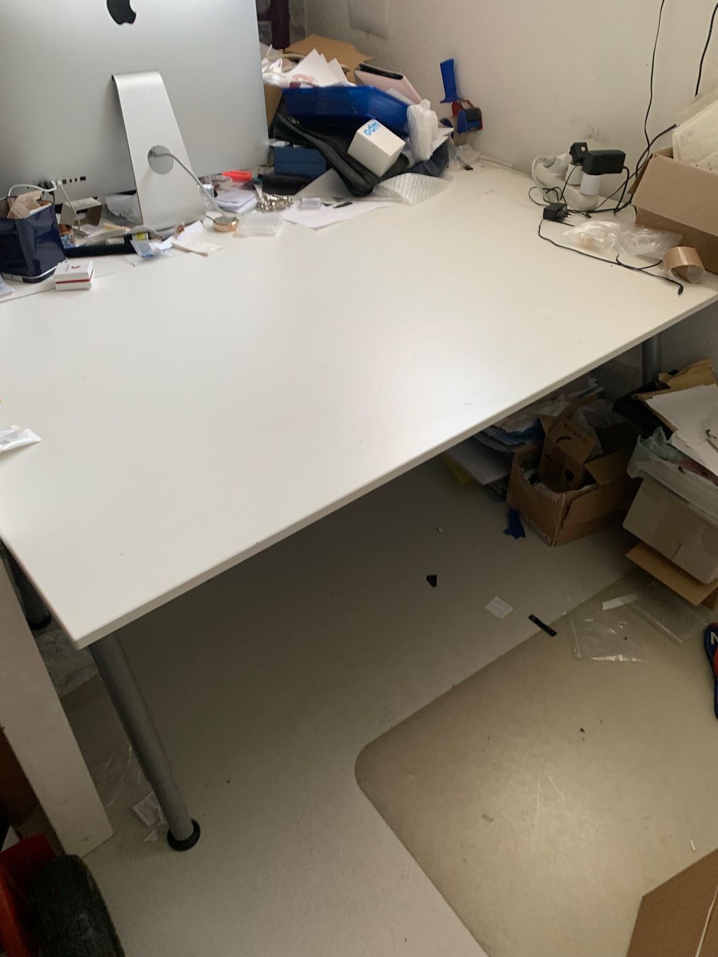 Ikea Scrivanie: bureau IKEA – Usato da chêne-bougeries venduto da Time-Gallery 1