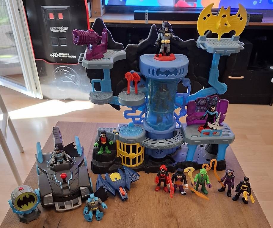 Giocattoli: Batman Höhle Imaginext DC Super Friends Bat-Tech Batcave – Usato da Orpund venduto da tosa_stu
