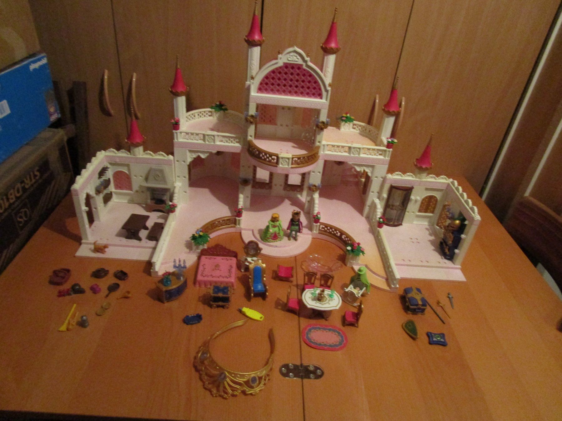 Playmobil Giocattoli: Playmobil - Schloss mit 2 zusatz – Usato da Wetzikon ZH venduto da Storchadebar