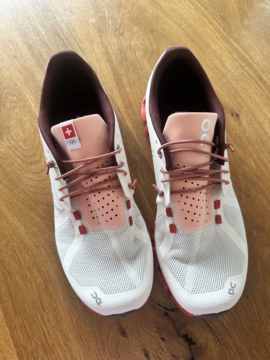 On Scarpe da donna: ON Schuhe Swiss Olympic – Usato da Theilingen venduto da Gwunderchischte