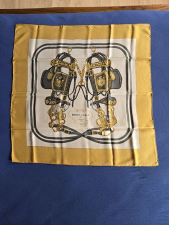 foulard carré Hermes