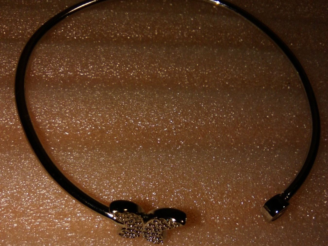Bracciali & Braccialetti: ARMREIF MIT SCHMETTERLING,SILBER FARBE – Nuovo (secondo la descrizione) da Basel venduto da bijoutrie_4